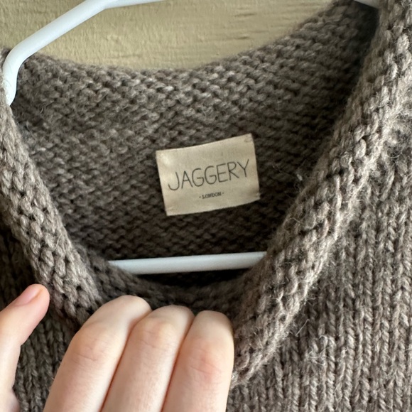 Jaggery London Tino Vest - Picture 4 of 6